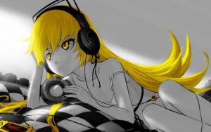 Аниме девушка с жёлтыми волосами слушает музыку